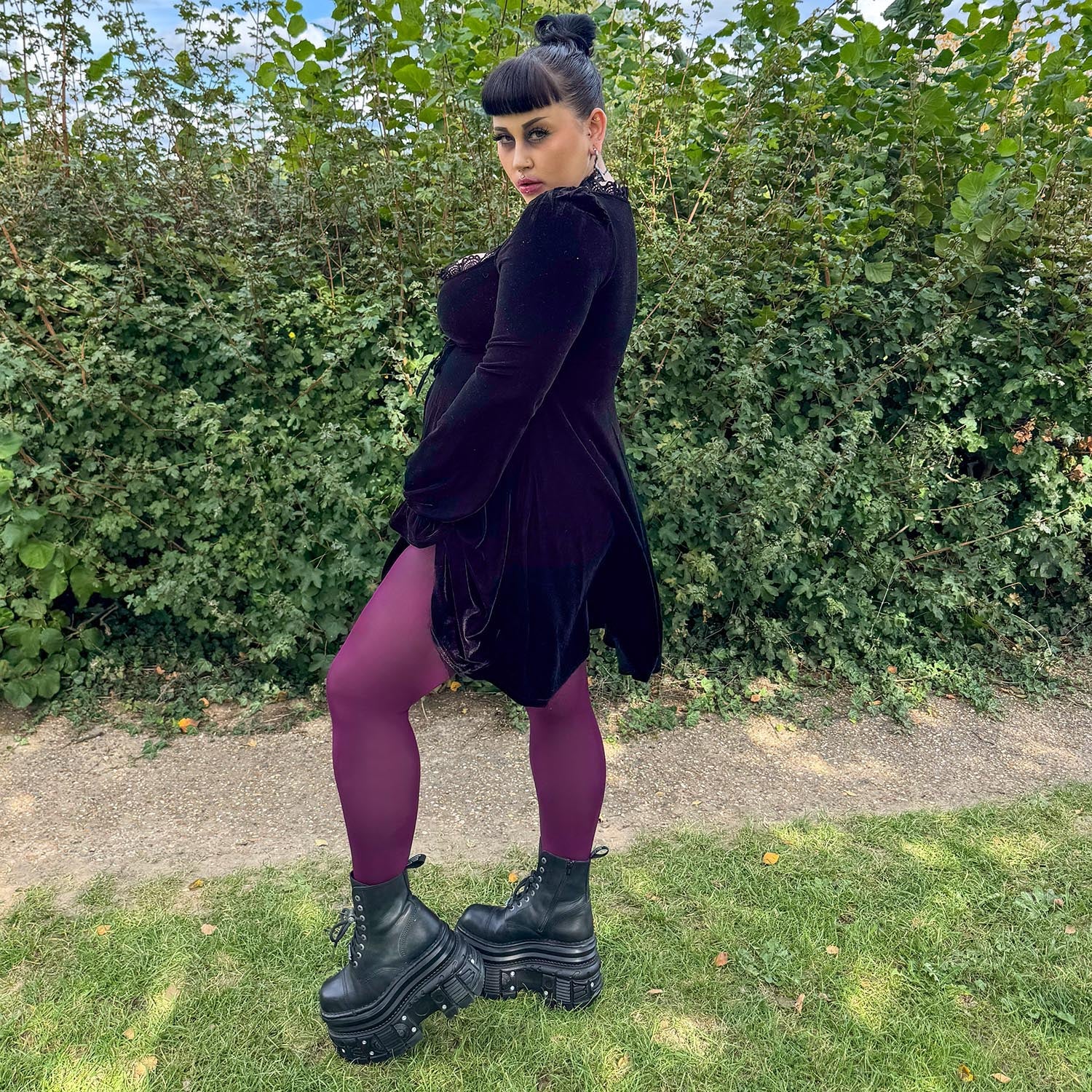 Rhi - Size E