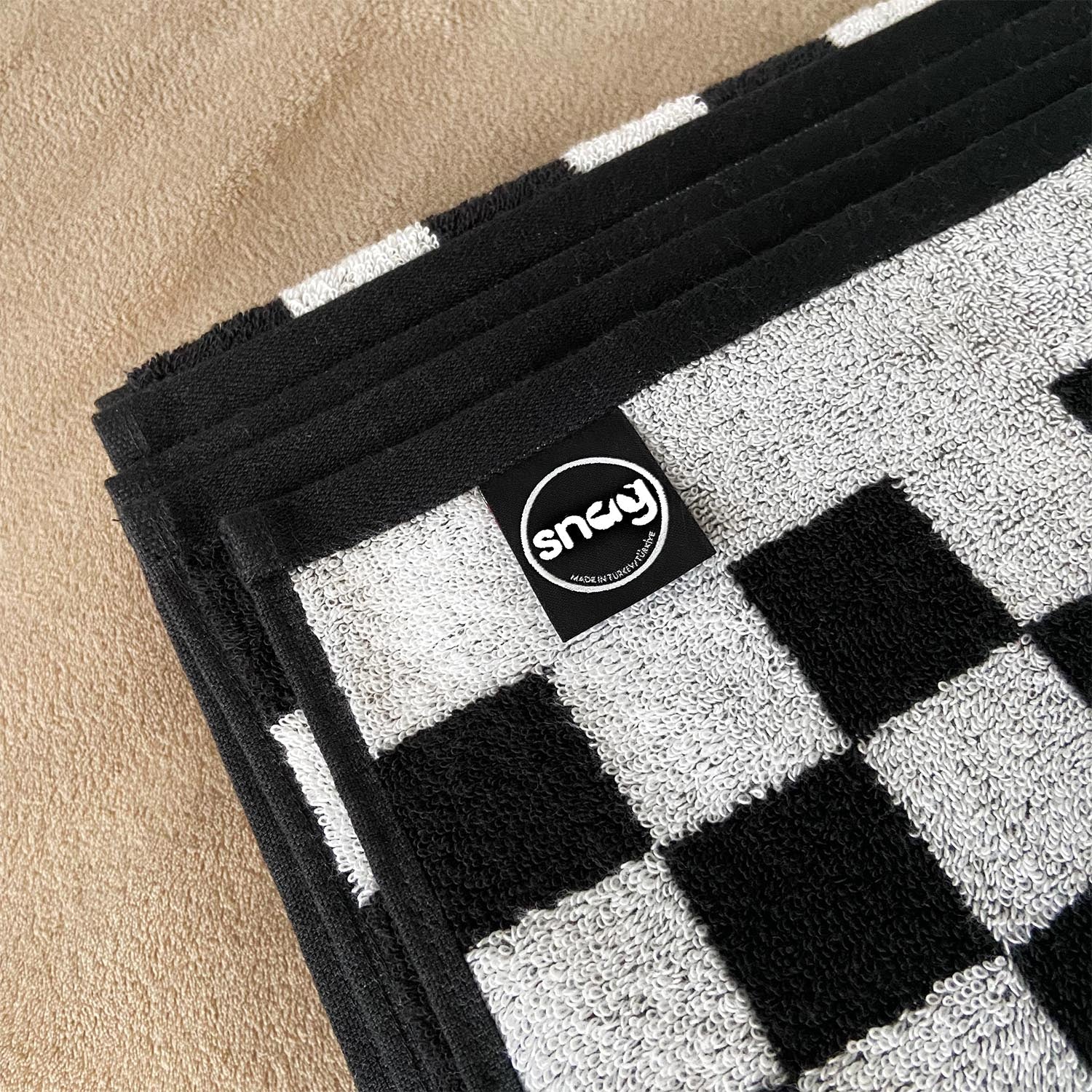Big Softee Towel - Checkerboard - Black/White