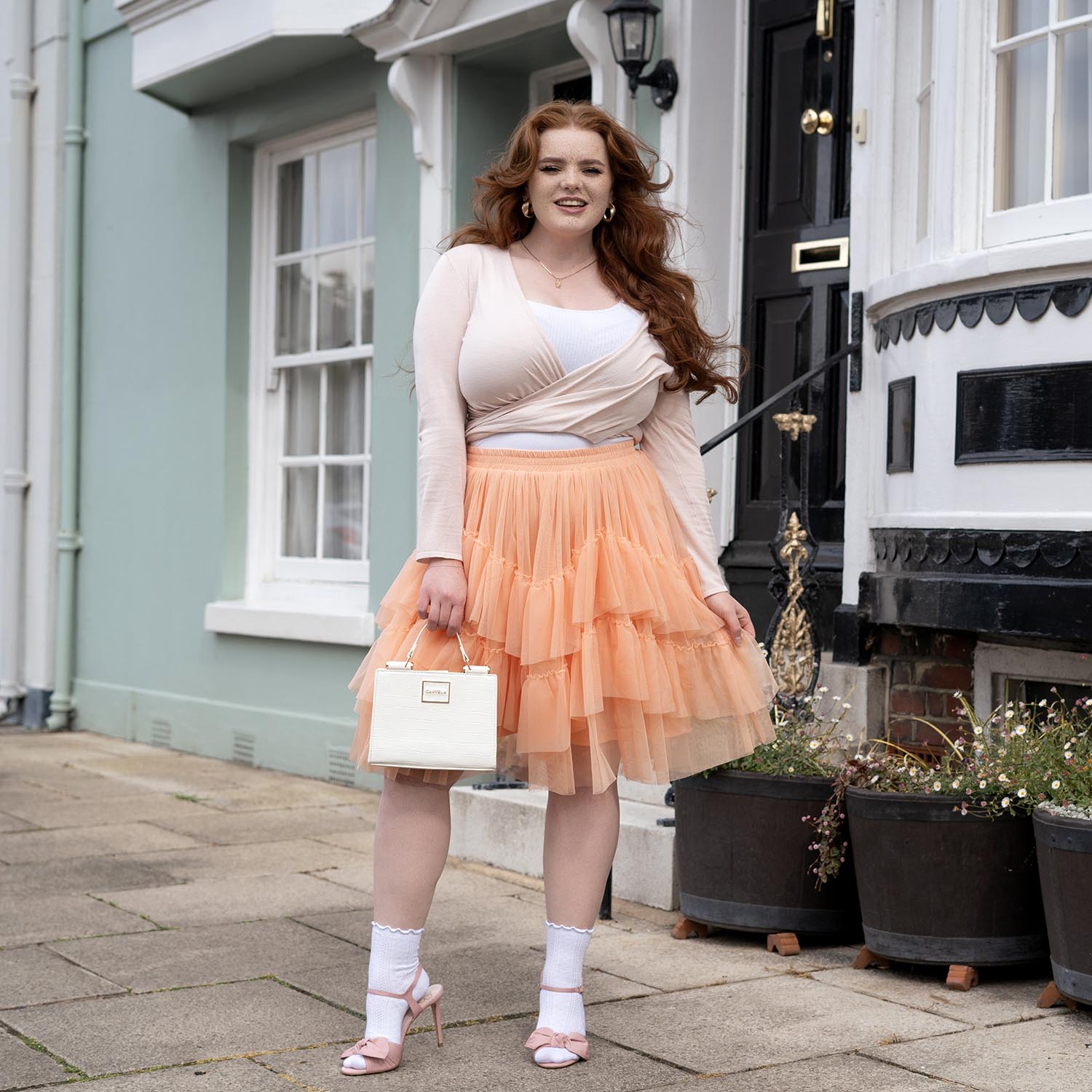 Nicky, 5ft 5in / 165cm - Size E