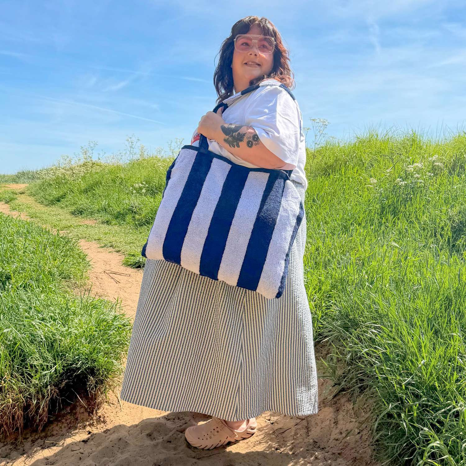 2-in-1 Beach Towel Bag - Navy and White Stripe